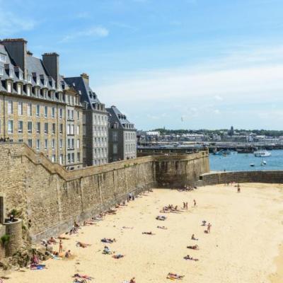 Vue sur plage saint malo istock 1002004236 olrat